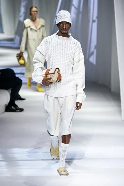 Look 26